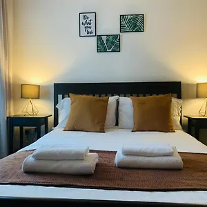  Apartamento Unique 2 Bedroom In London/ Excel / Olympic Close To Line Tube Station With Gated Parking Space