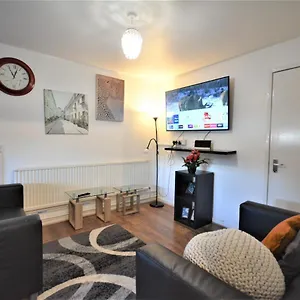2-bedroom-apartment-near-excel-exhibition-centre-london.brighton-hotels-england.com/