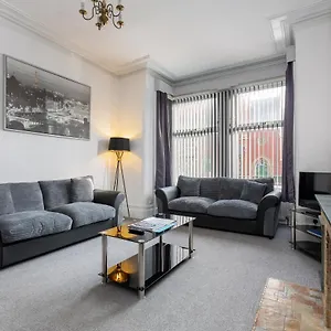 raikes-parade-traditional-victorian-home.hotelsin-chester.com/